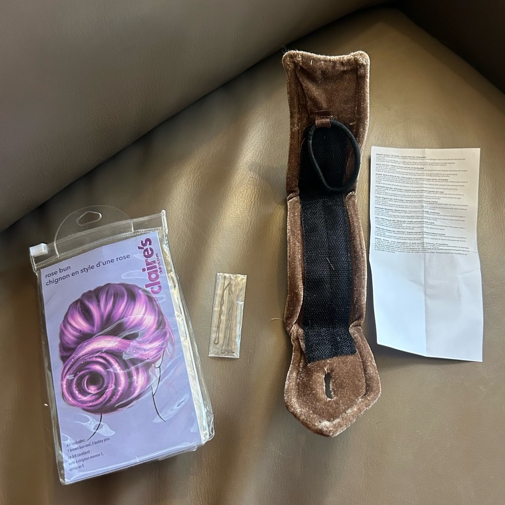 Claire's Purple Rose Bun Hair Tool